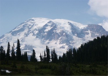 Mount Rainier, the highest point in the state of Washington