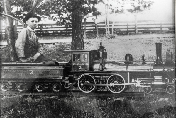 Daniel Coxe and the D. S. & S. miniature locomotive #3