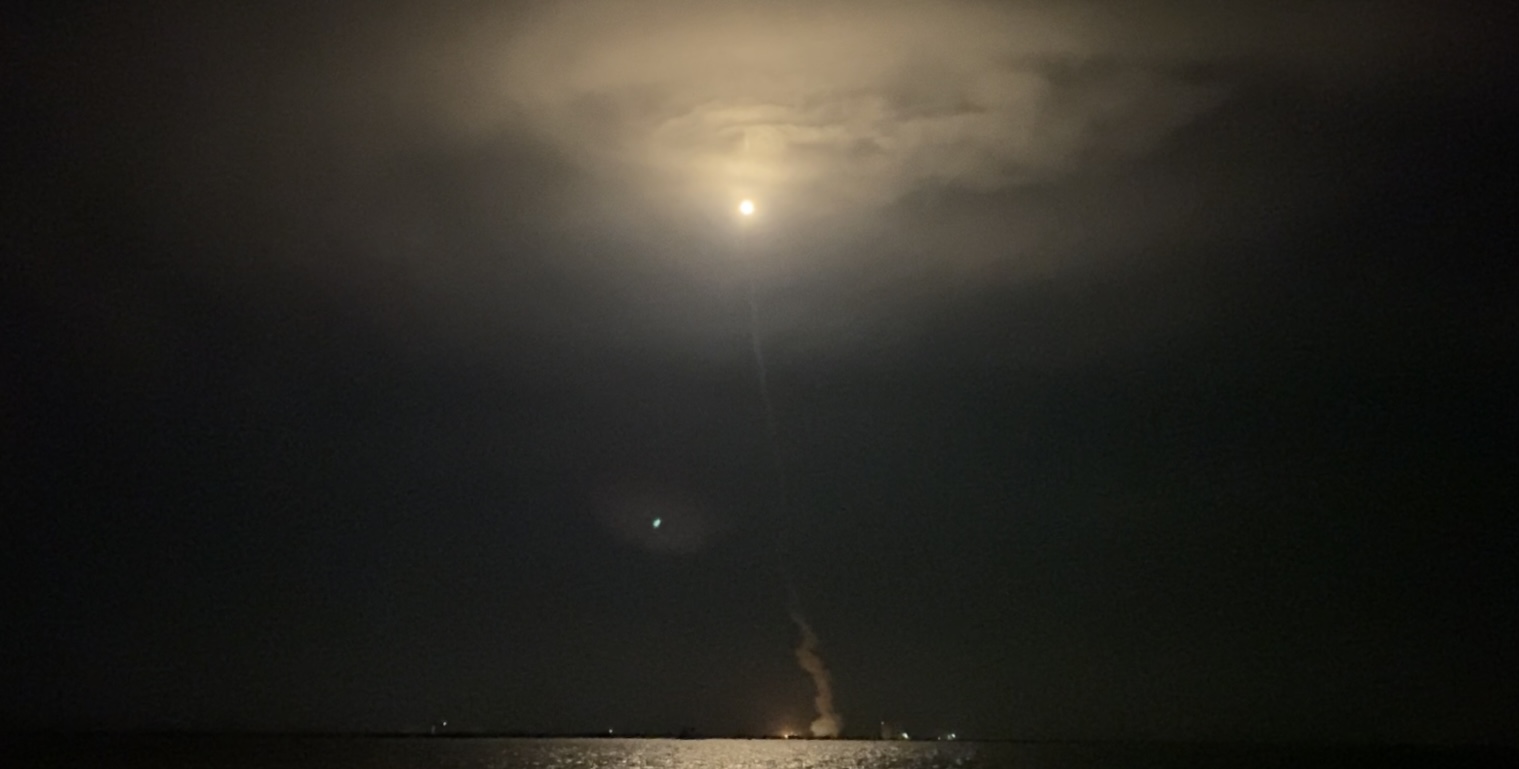 Photograph of ULA Vulcan Centaur carrying Peregrine Lander carrying Iris Lunar Rover taken in Cocoa Beach