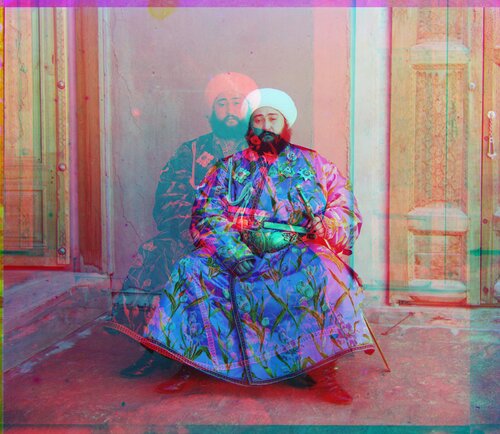 displacement:  15x15                Green channel offset:  [ 48 , 24 ]   Time:  6.8 seconds                      Red channel offset:  [ 0 , 10 ]