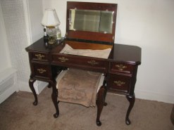 Furniture Giveaway Br Vanity With Fold Down Up Mirror
