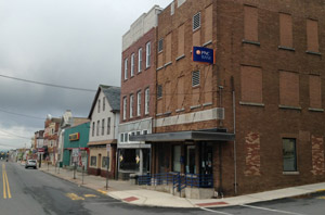 Centre and Front Streets, looking south