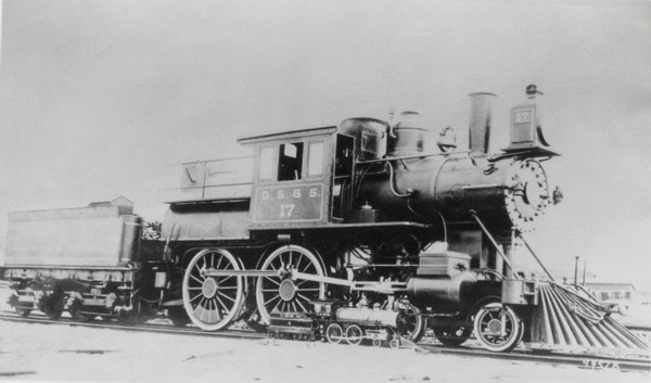 D. S. & S. #17 and miniature locomotive #4