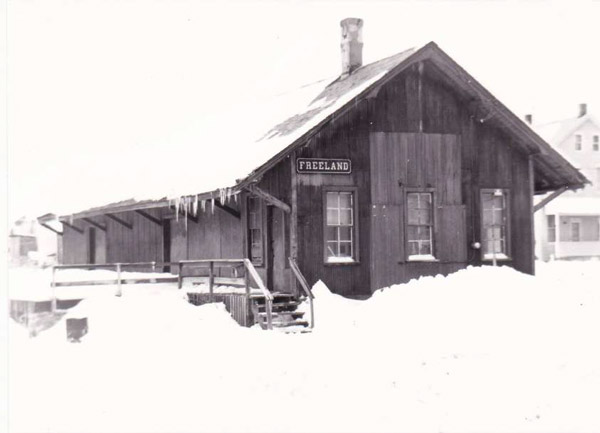 Freeland LVRR depot in winter