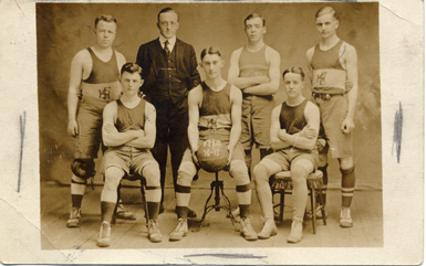 FHS basketball team, 1916-1917