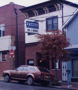 Urenovich insurance office, Centre Street