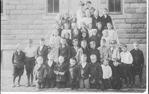 Foster Township grade school class, circa 1913-1920