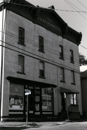 Brueningsen's
                Grocery