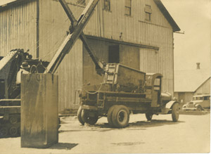 Loading truck with coal containers