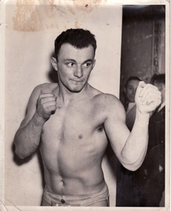 Joe Beitel, boxer, 1944