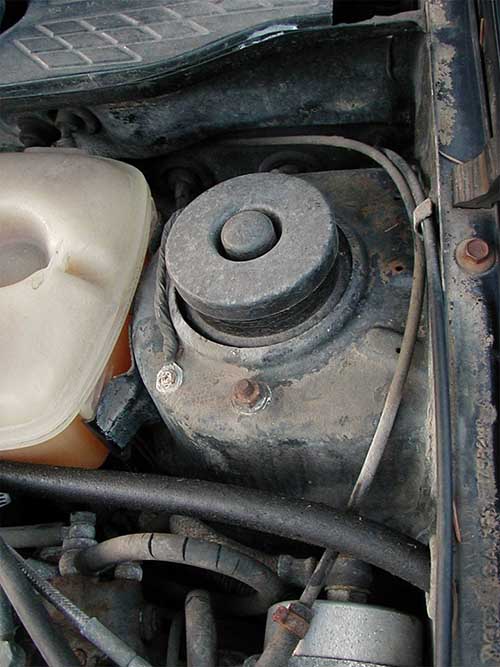 Right front strut tower