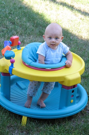 IMG_1946.JPG - I love the back yard in my Exersaucer!